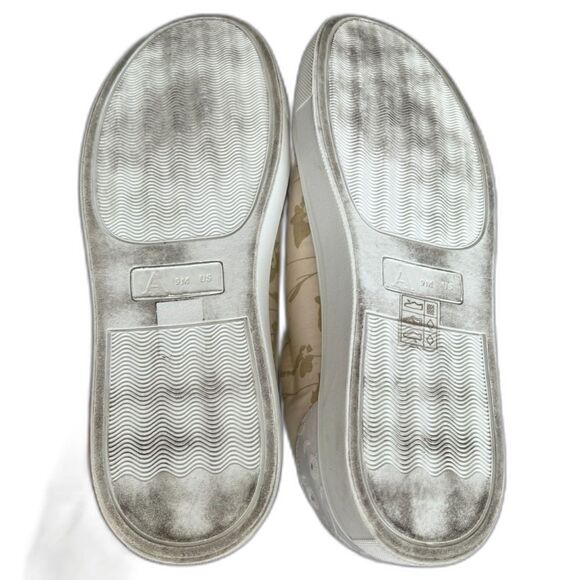 By Anthropologie Camelia Lace Up Sneakers Size 9 Floral Camo Canvas Eyelet - Picture 6 of 10